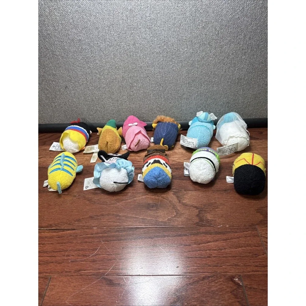 Disney Tsum Tsum lot of 11- Cinderella-Toy Story-Disney Parks